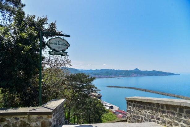 Seyir terası yaz sezonunda da misafirlerini bekliyor