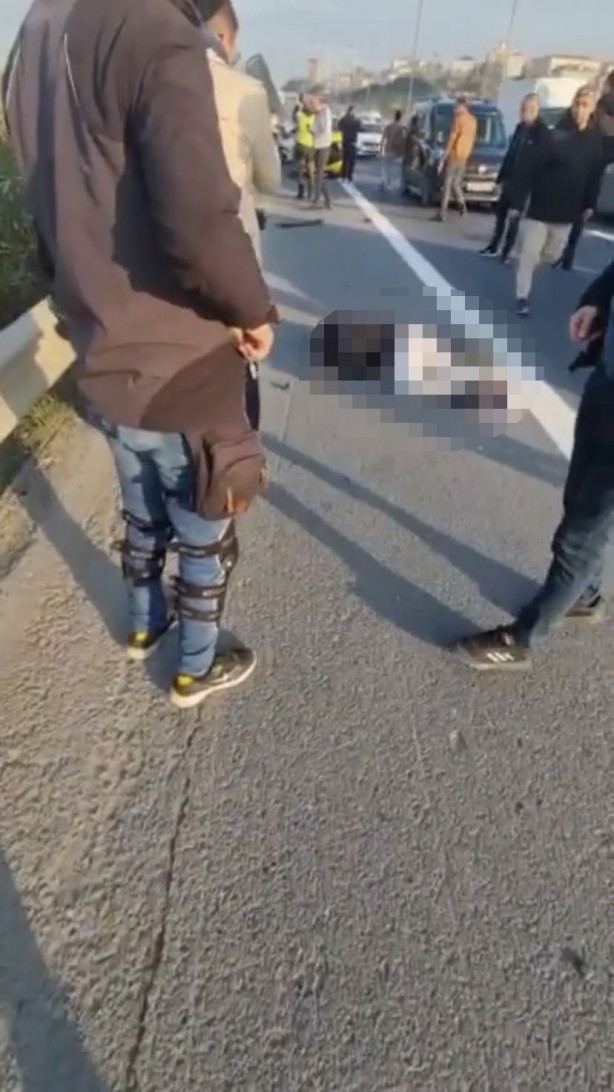 Foto - Seyrantepe TEM Otoyolu’nda feci kaza: Ölü ve yaralı var