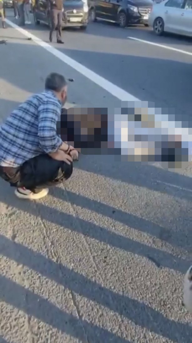 Foto - Seyrantepe TEM Otoyolu’nda feci kaza: Ölü ve yaralı var