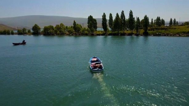 Foto - Seyrine doyulmaz bir güzellik: Çıldır Gölü