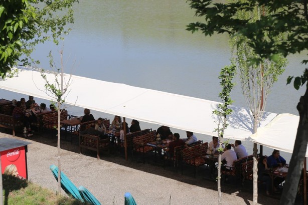 Foto - Seyrine doyulmaz bir yapı: On Gözlü Köprü