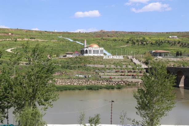 Foto - Seyrine doyulmaz bir yapı: On Gözlü Köprü