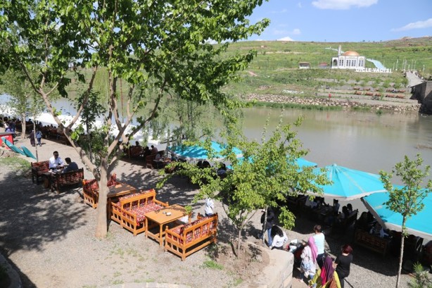 Foto - Seyrine doyulmaz bir yapı: On Gözlü Köprü