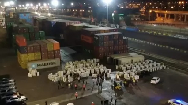 Foto - Şeytanın bile aklına gelmez! Mersin’deki muz kolilerinde bakın ne çıktı