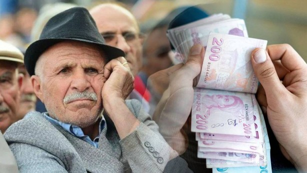 Foto - Seyyanen zam bekleyen emeklilere kritik uyarı: "Dönüm noktası" diyerek açıkladı! Son gün yarın