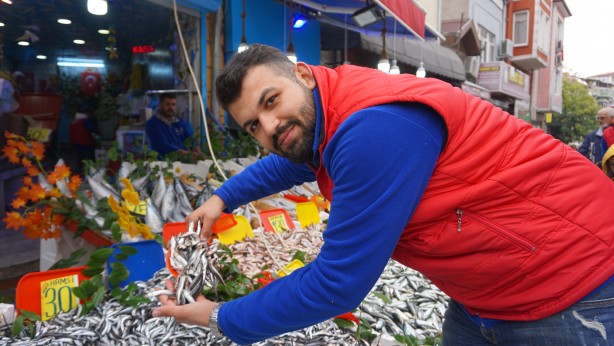 Sezona 80 liradan başladı! Hamsinin fiyatında büyük çöküş