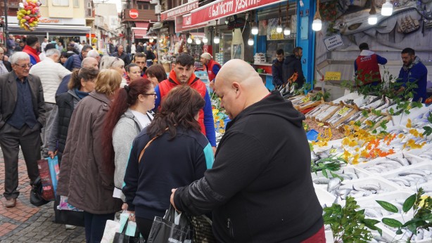 Foto - Sezona 80 liradan başladı! Hamsinin fiyatında büyük çöküş