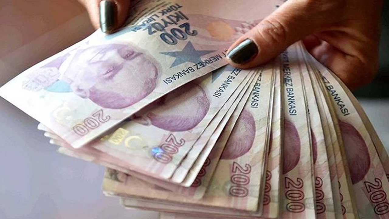 Foto - Emekli maaşı uyarısı: 1 hafta içinde SGK'ya başvuru yapmayanların maaşı yüzde 30 daha az olacak