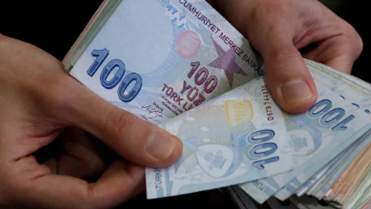 Foto - Emekli maaşı uyarısı: 1 hafta içinde SGK'ya başvuru yapmayanların maaşı yüzde 30 daha az olacak