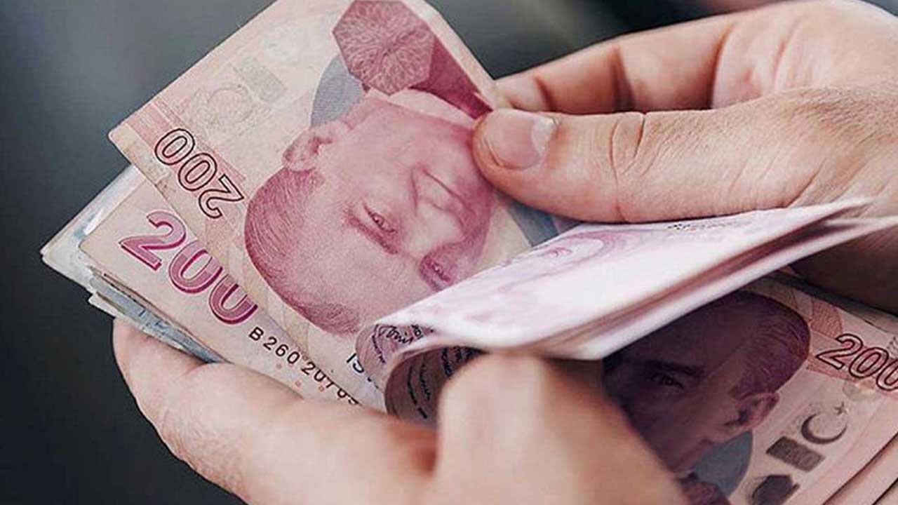 Foto - Emekli maaşı uyarısı: 1 hafta içinde SGK'ya başvuru yapmayanların maaşı yüzde 30 daha az olacak