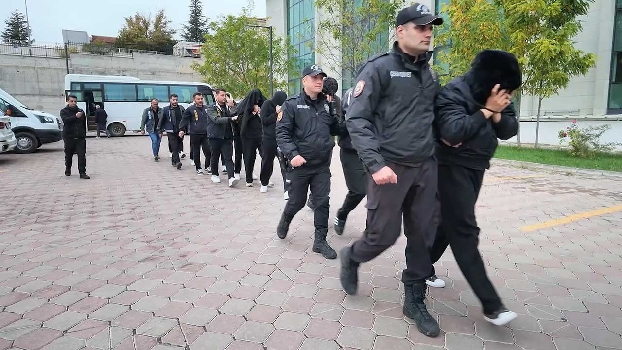 Foto - Siber çeteye darbe, 1.2 milyarlık kirli çark deşifre edildi! Kırıkkale merkezli dev operasyonda tutuklamalar var!