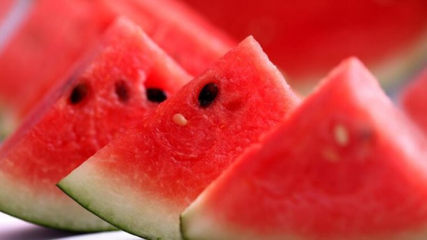 Foto - Sıcak çarpmasına dikkat! Dehidrasyona uğramamak için bu besinler şart