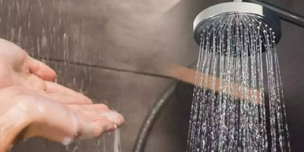 Foto - Sıcak duştan sonra ayağınıza mutlaka soğuk su dökün! Sağlık açısından çok önemli! Bakın ne işe yarıyor! İşte fizyoterapistlerin basit yöntemi