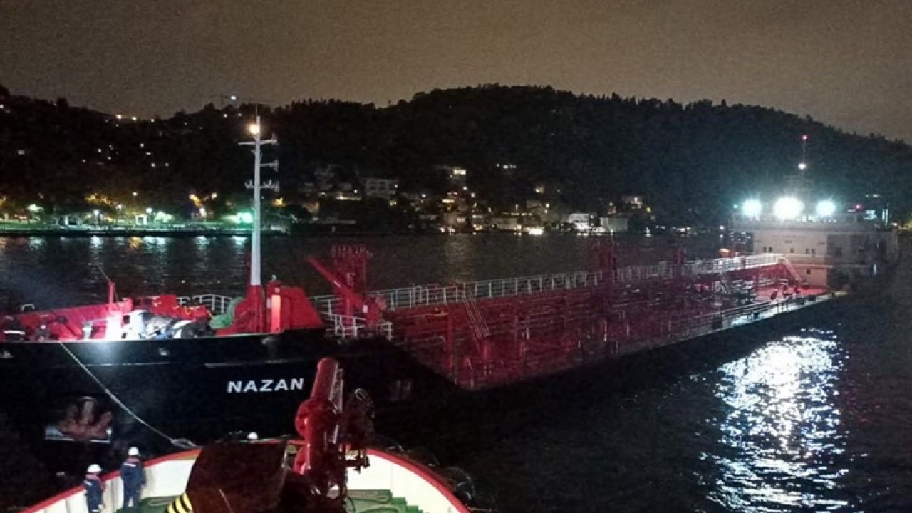 Foto - Sıcak gelişme! İHA'lardan kaçan Rus savaş gemisi Türk gemisine öyle bir şey yaptı ki...