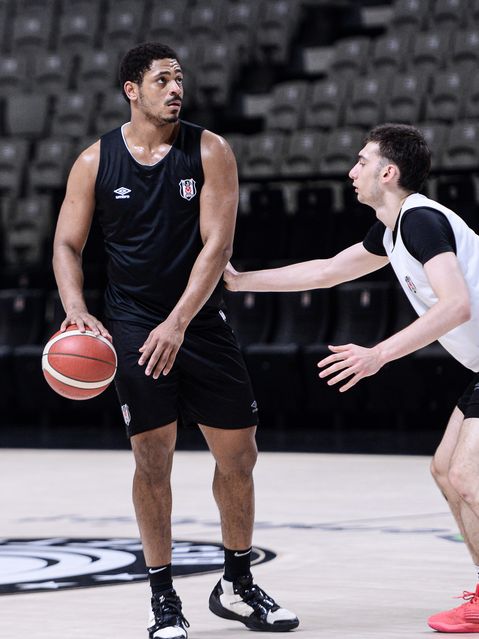 Foto - Sıcak gelişmeyi Türkiye’ye duyurdu: İptal ettiren olay…. Tüm EuroCup tedirgin! Bu da neyin nesi böyle…