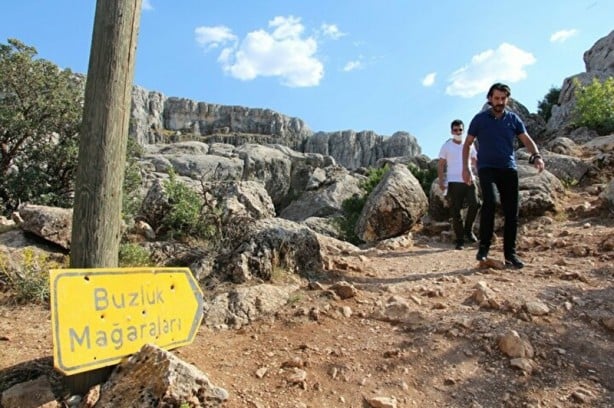 Foto - Sıcak günlerin serinleten durağı! Giren 5 dakika duramıyor