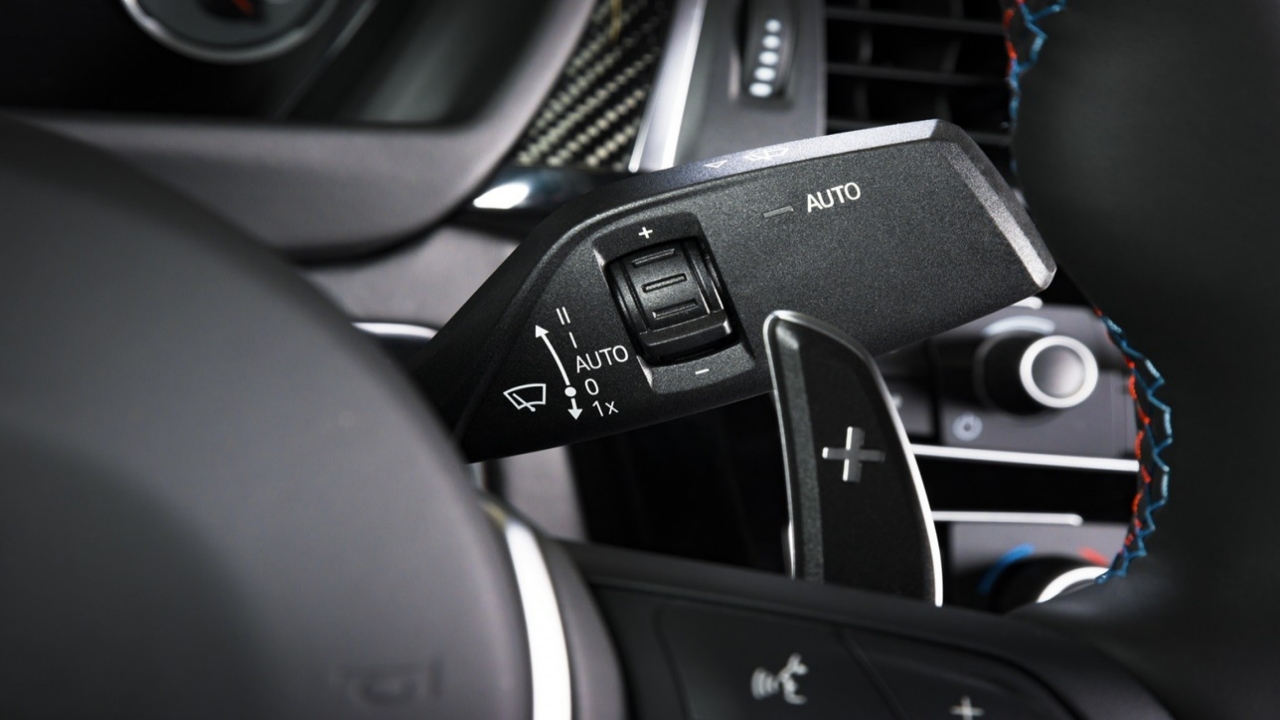 Foto - Sıcak havada o düğmeye sakın ha sakın basmayın: Ön camınız bir anda çatlayabilir