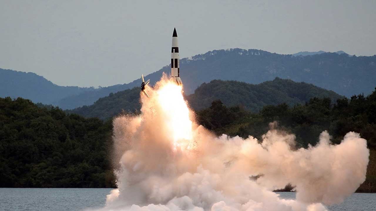 Sıcak saatler! Balistik füzeler ateşlendi