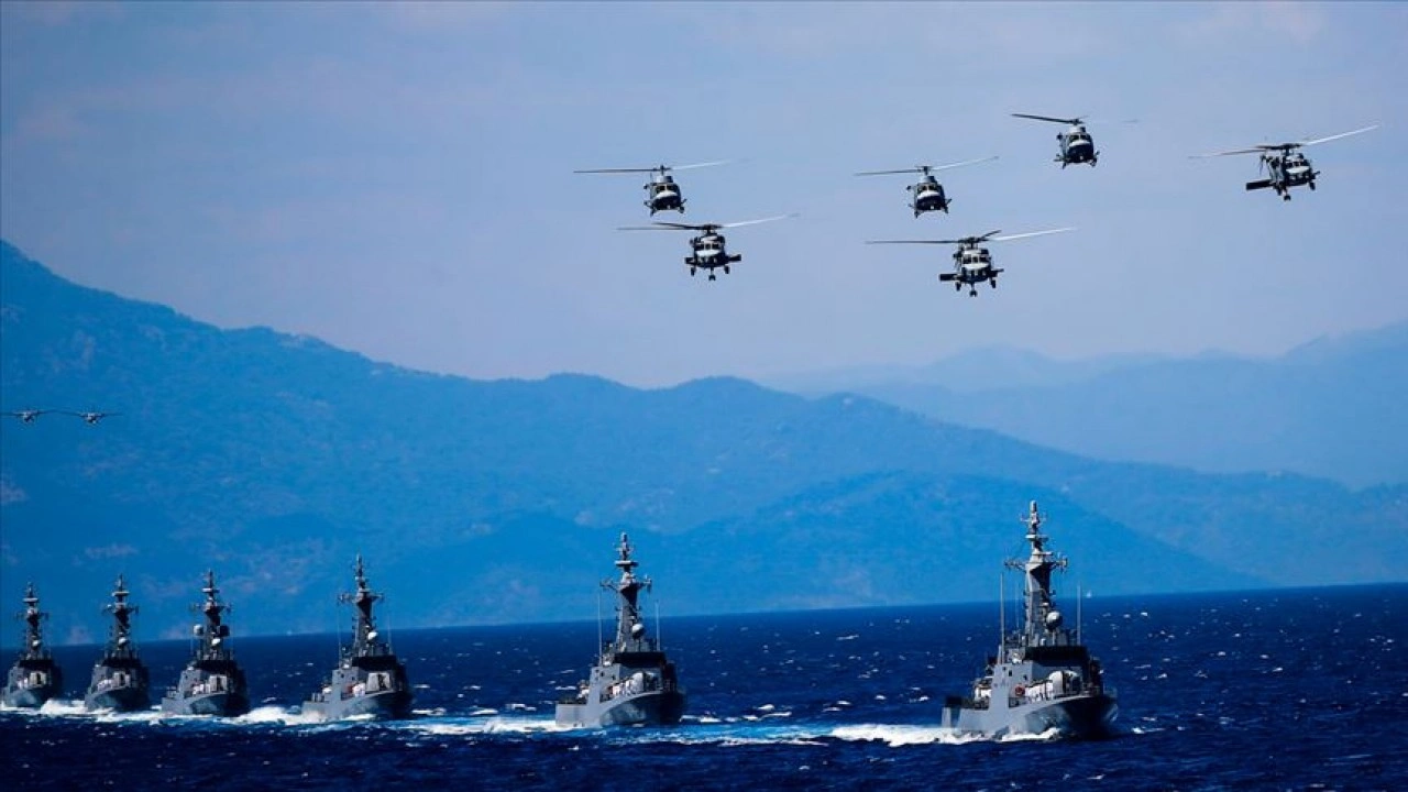 Sıcak saatler: Türkiye 92 savaş gemisi, savaş helikopteri, savaş uçakları ve İHA'larla harekete geçti