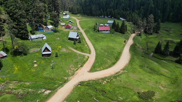 Foto - Sıcaklardan bunalanlar bu yaylara koşuyor