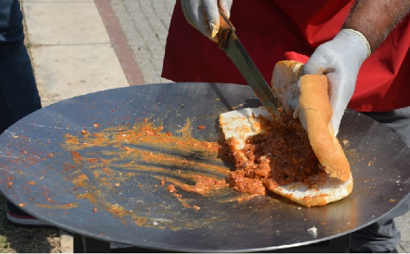 Foto - Sıcaklık 50 dereceyi aştı! Güneş altında ne pişirdiklerine inanamayacaksınız