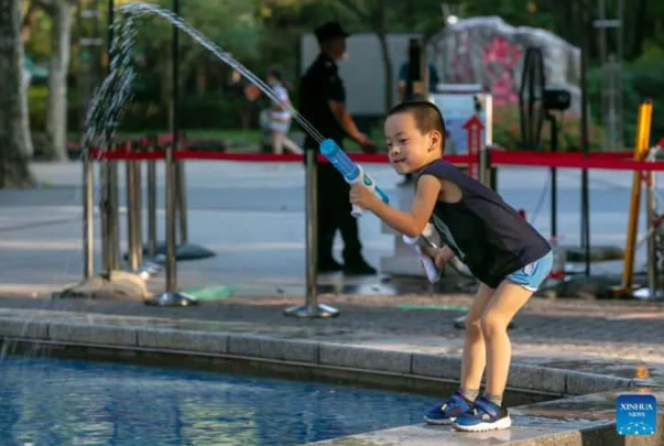 Foto - Sıcaklıklar 40 dereceyi aştı! Çin'de kırmızı alarm verildi