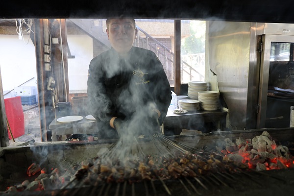 Foto - Sıcaktan bunalan da, canı ciğer çeken de oraya gidiyor