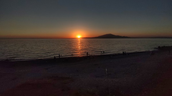 Foto - Sıcaktan bunalan Van Gölü'ne akın ediyor