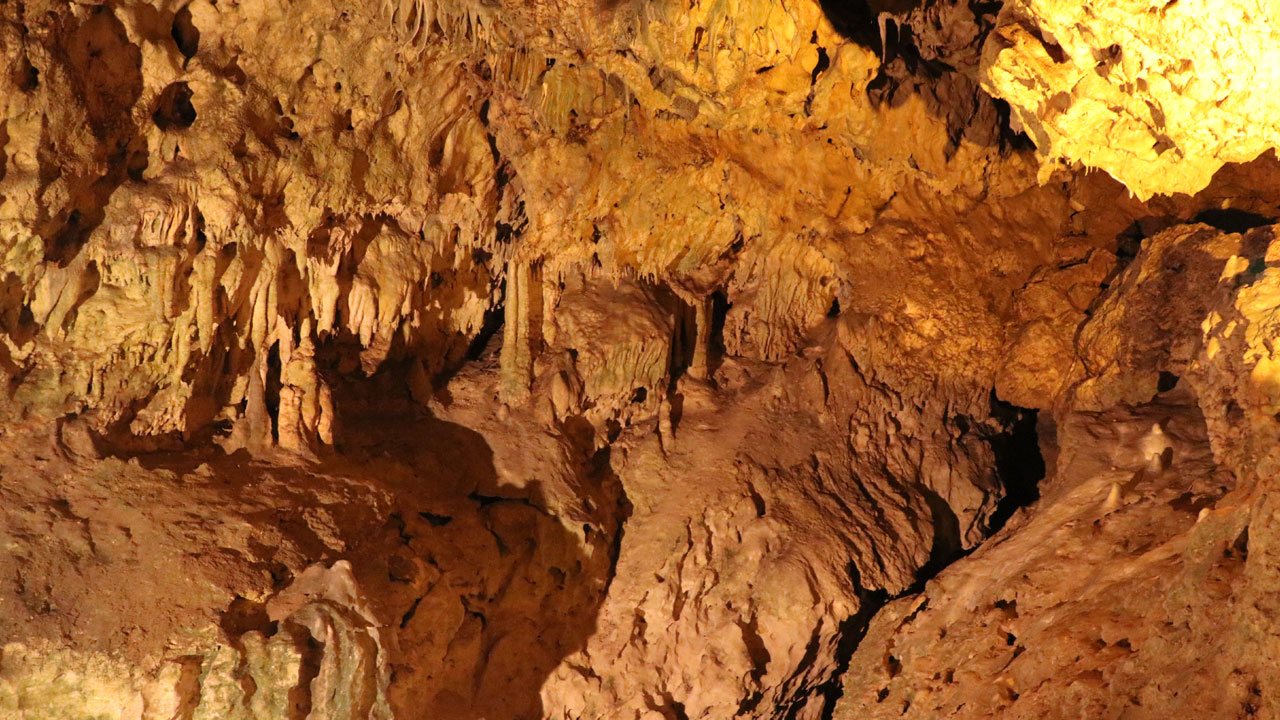 Foto - Sıcaktan bunalanlar buraya kaçıyor! Hava dışarıda 35 içeride 14 derece