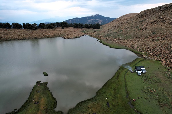 Foto - Sıcaktan bunalanlar oraya akın ediyor! Bu manzara hayran bırakıyor