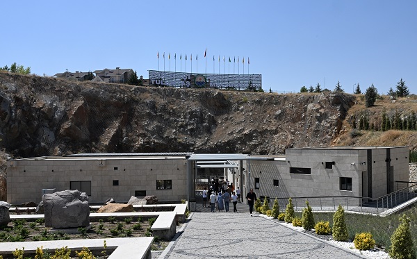 Foto - Sıcaktan bunalanlar oraya koşuyor