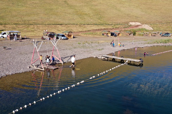 Foto - Sıcaktan bunalanlar oraya koşuyor