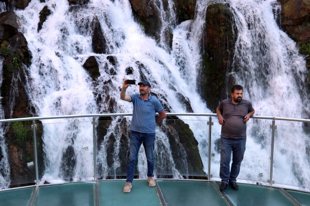 Foto - Sıcaktan kaçan soluğu bakın nerede aldı