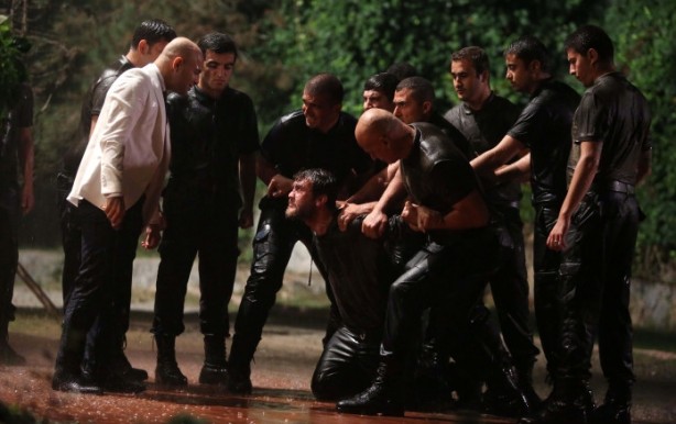 Foto - Şiddeti kılıfına uydurdu! İrem Sak'tan tepki çeken 'Çukur' açıklaması