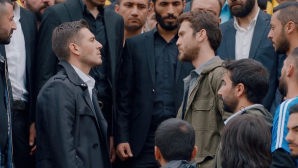 Foto - Şiddeti kılıfına uydurdu! İrem Sak'tan tepki çeken 'Çukur' açıklaması