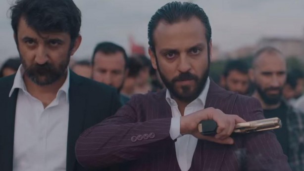 Foto - Şiddeti kılıfına uydurdu! İrem Sak'tan tepki çeken 'Çukur' açıklaması