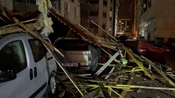 Foto - Şiddetli fırtınadan geride kalanlar! Korkunç manzara...