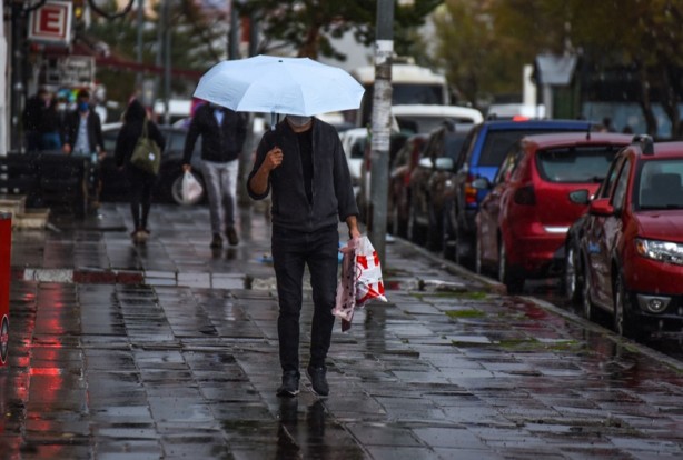 Şiddetli sağanak zor anlar yaşattı