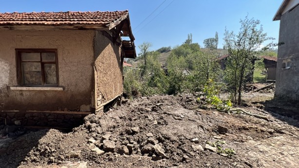 Foto - Şiddetli yağış 7 köyde sele neden oldu