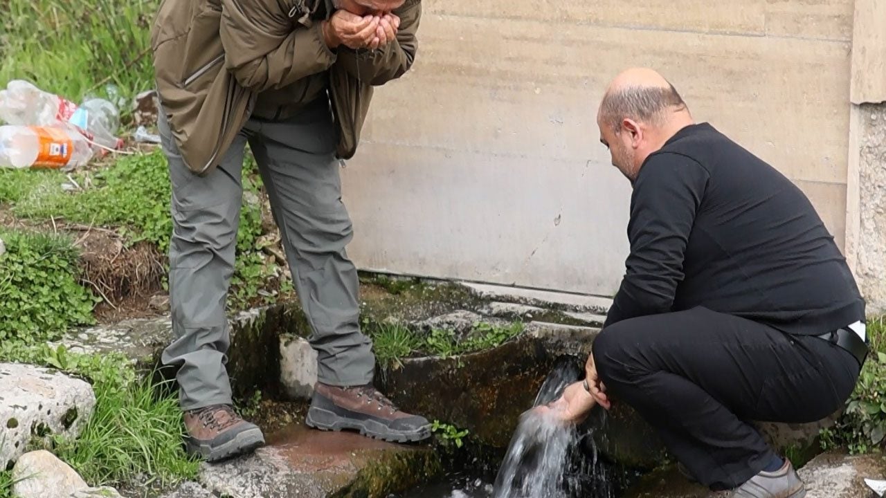 Foto - Şifa umuduyla kilometrelerce yol geliyorlar! Bu köyde musluktan soda akıyor