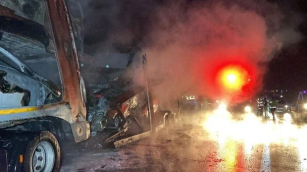 Foto - Sıfır araçlar cayır cayır yandı! 