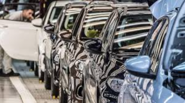 Foto - Sıfır araçlar liste fiyatının altına düştü: Sektör uzmanından "stok" uyarısı