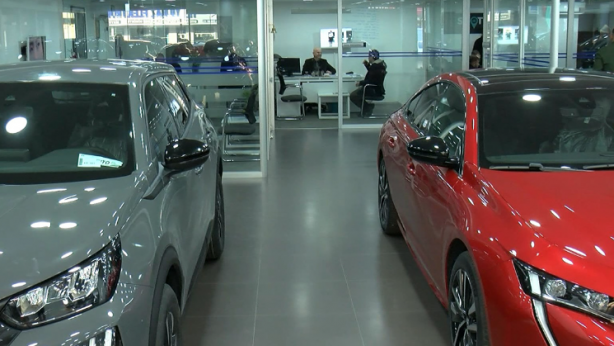 Sıfır araçlar liste fiyatının altına düştü: Sektör uzmanından "stok" uyarısı