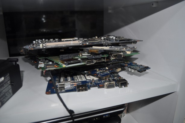 Foto - Sıfır bilgisayar almak hayal oldu! Tamirciler doldu taştı