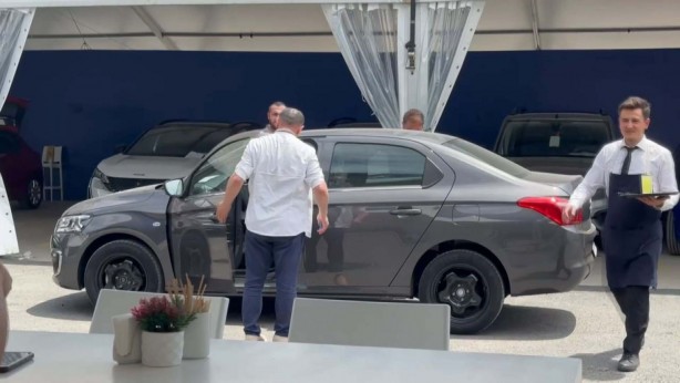 Foto - Sıfır otomobil tesliminde yeni uygulama!