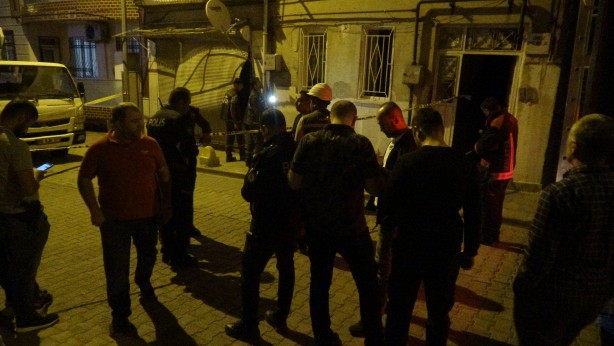 Foto - Sigara içerken az daha mahalleyi yakıyordu!