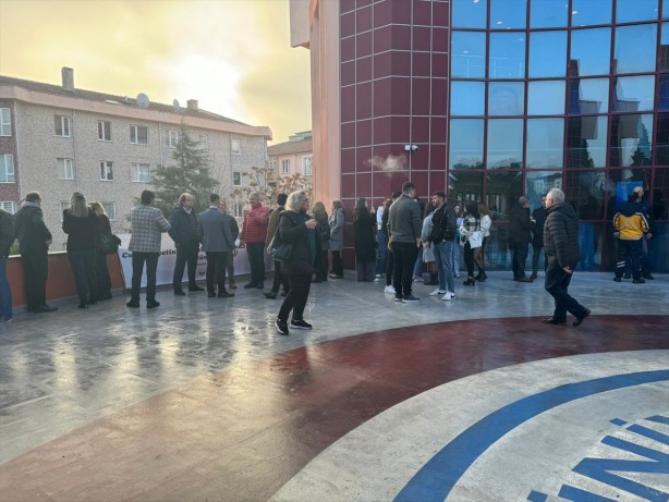 Foto - 'Sigaranın zararları' panelinde şok eden görüntü! Siz şaka mısınız ya! Böylesi ancak Türkiye’de olur