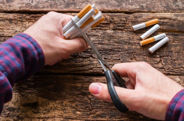 Foto - Sigarayı bırakmak istemeyenlerin inandığı efsaneler