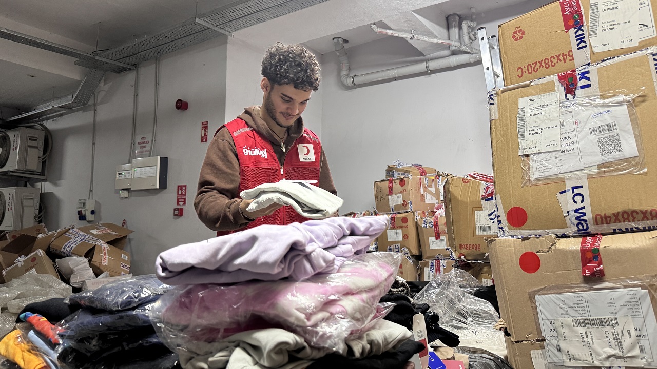 Foto - Sığınmacı Ümit Özdağ biraz utan! Filistinli genç vefa borcunu böyle ödüyor