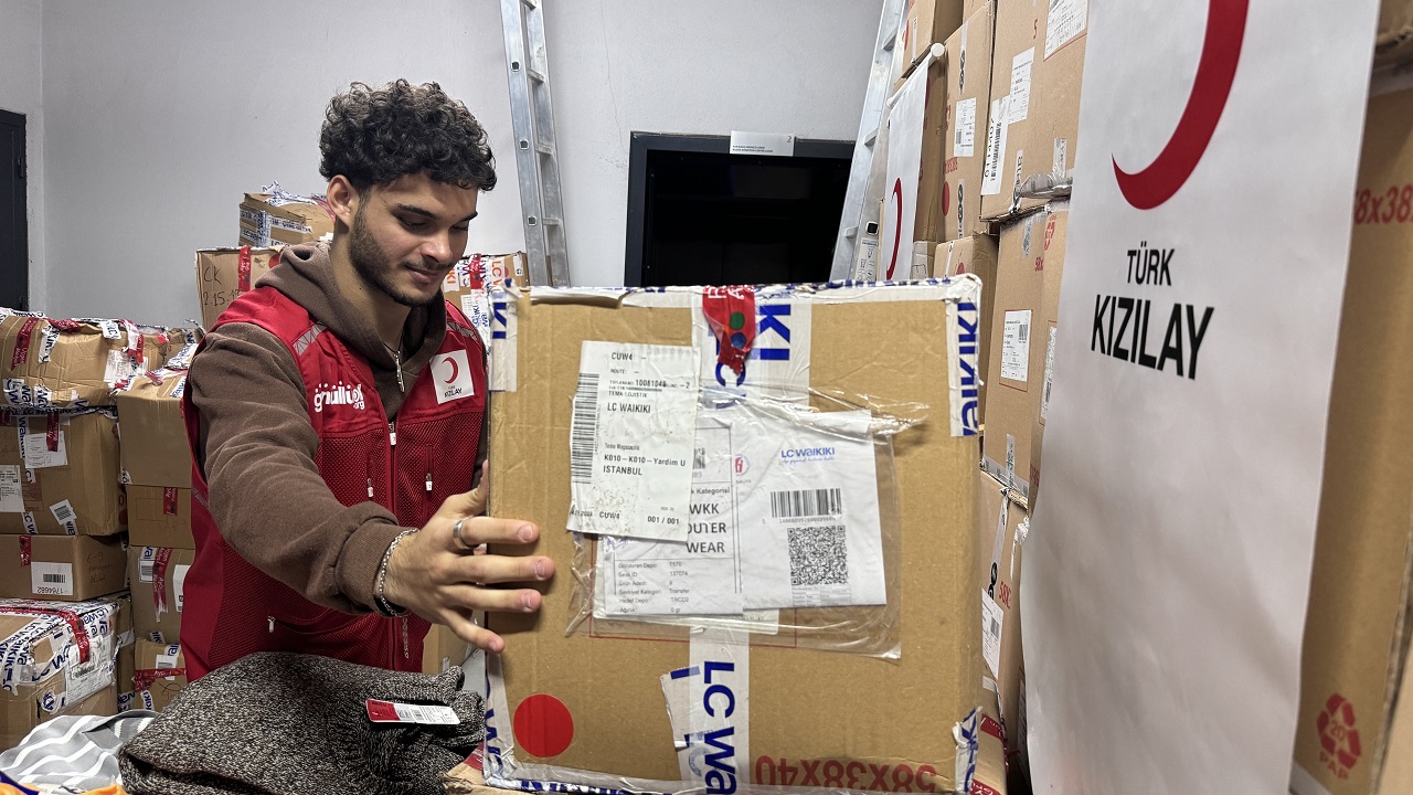 Foto - Sığınmacı Ümit Özdağ biraz utan! Filistinli genç vefa borcunu böyle ödüyor